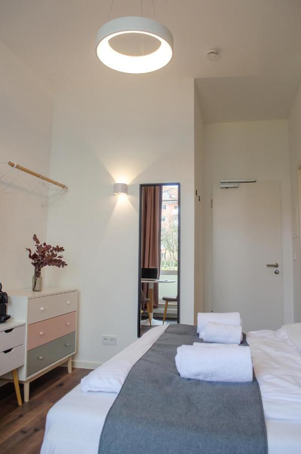 Homely Stay Studio 8 - Relaxed Self-Check-In Room In Munich Munique Exterior foto